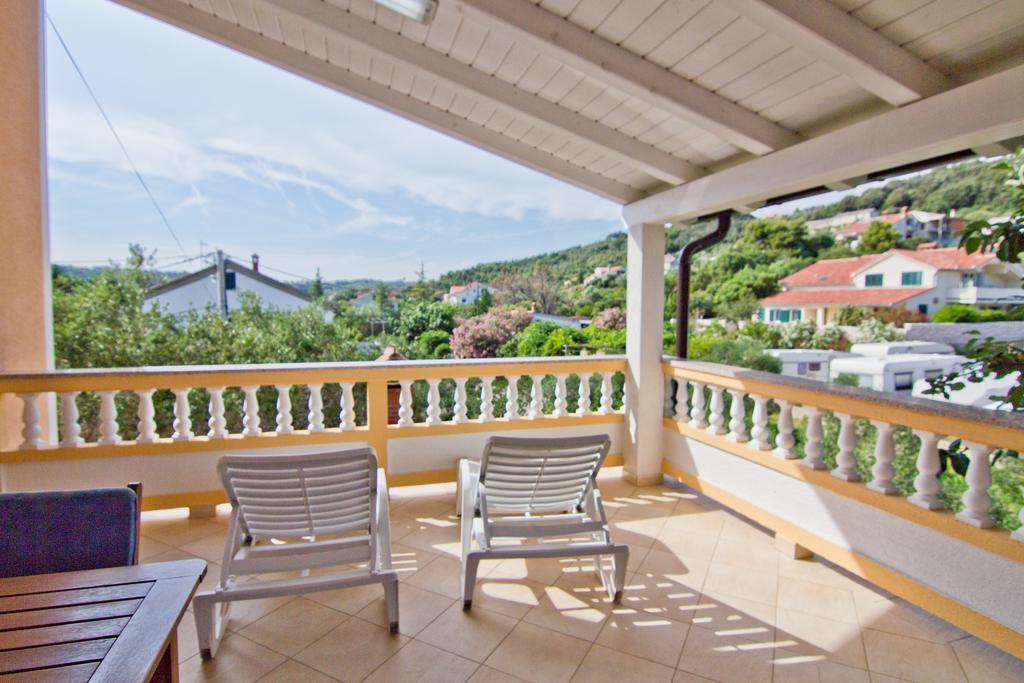 Foric Apartments With Outdoor Heated Pool Rab Town Pokoj fotografie