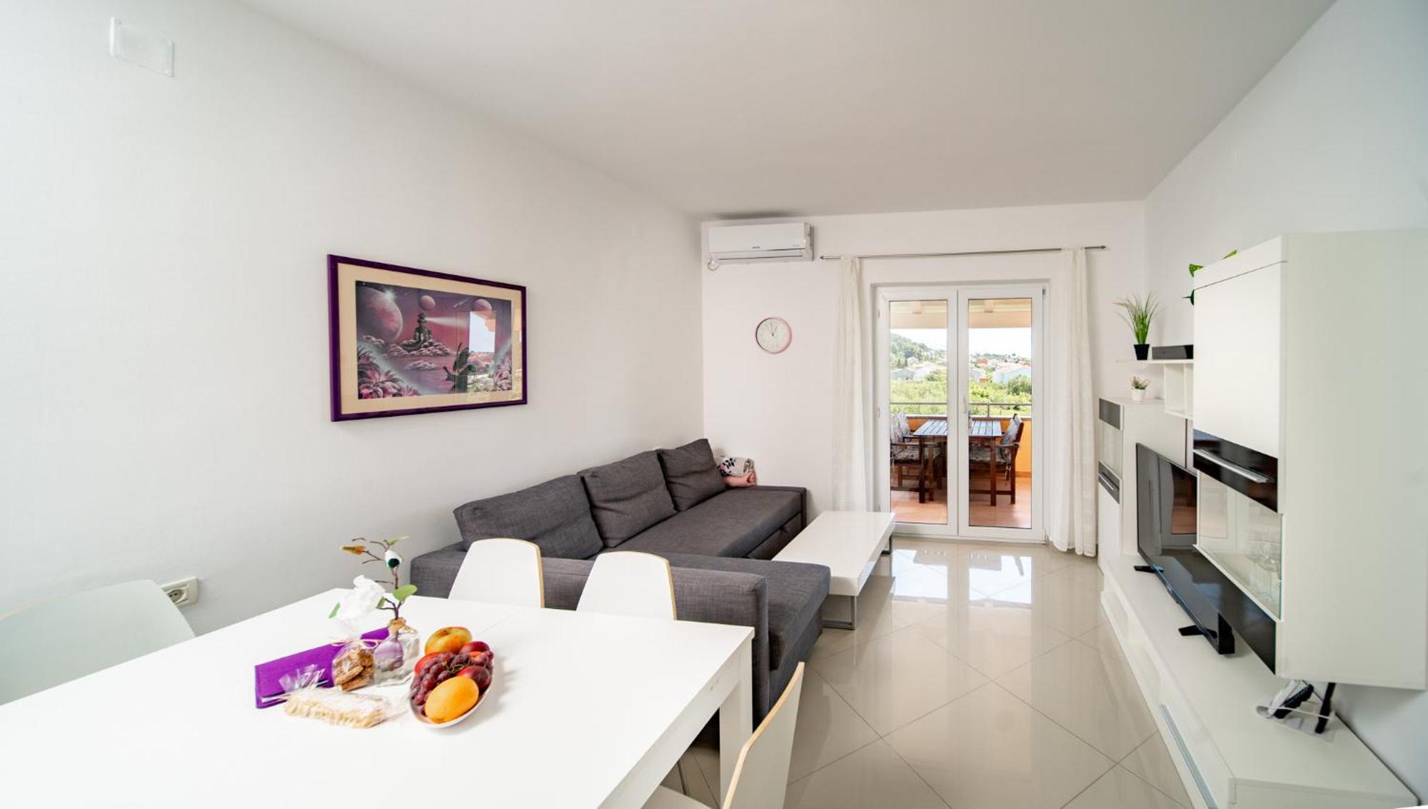 Foric Apartments With Outdoor Heated Pool Rab Town Exteriér fotografie