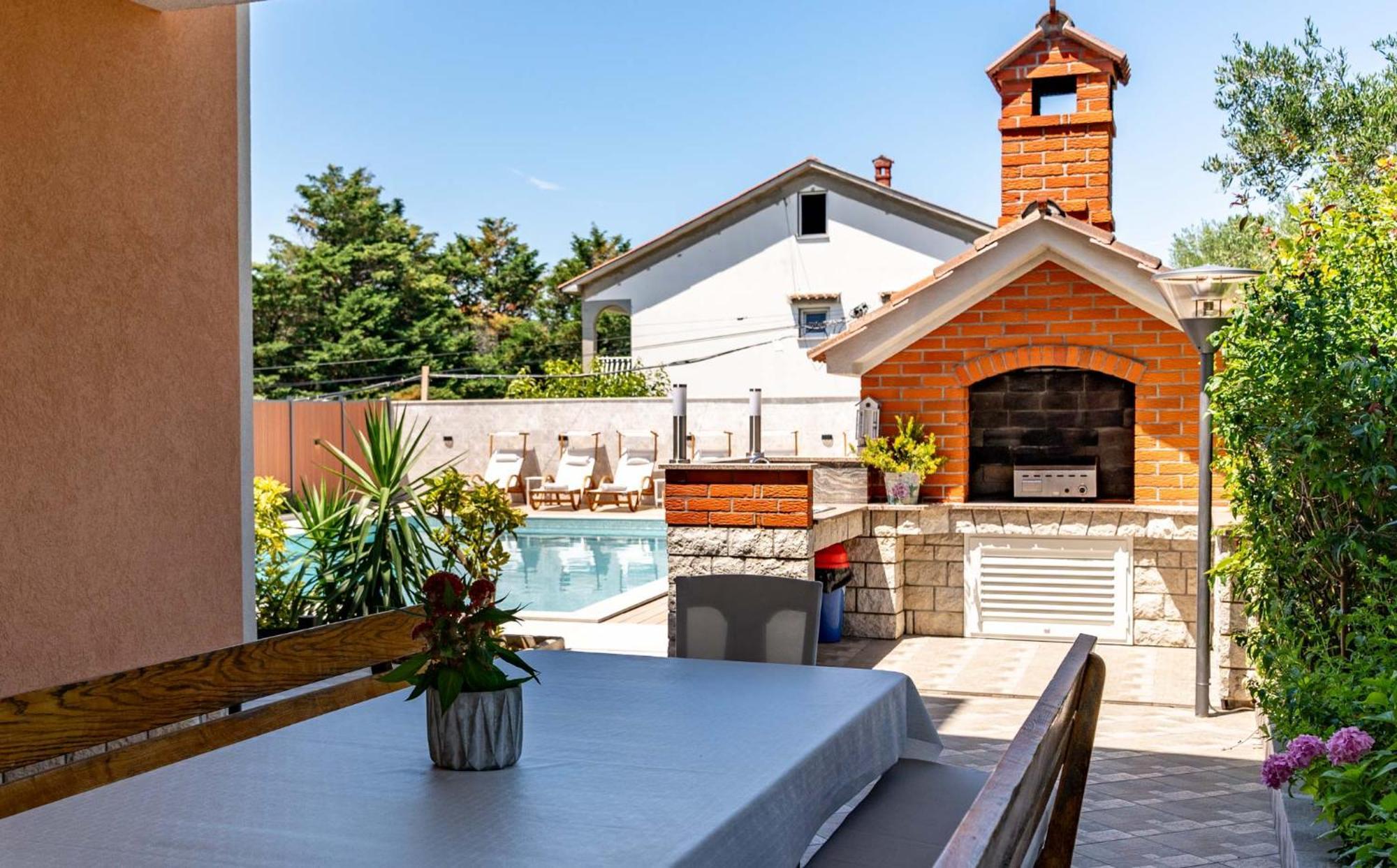 Foric Apartments With Outdoor Heated Pool Rab Town Exteriér fotografie